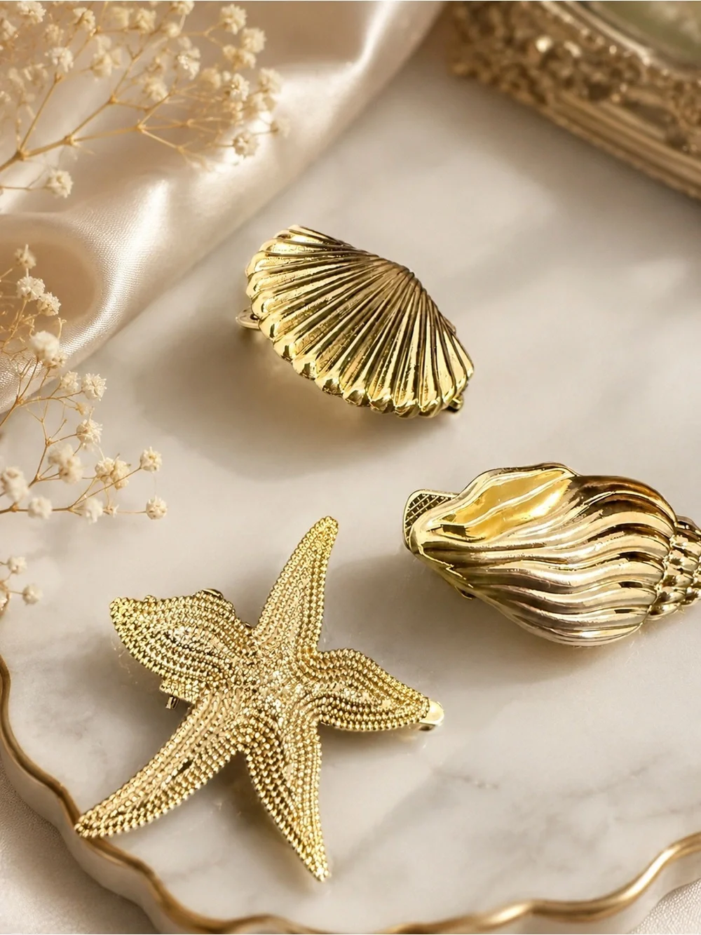 Anthropologie Gold Seashell & Starfish Hair Clip Set - Picture 5 of 6